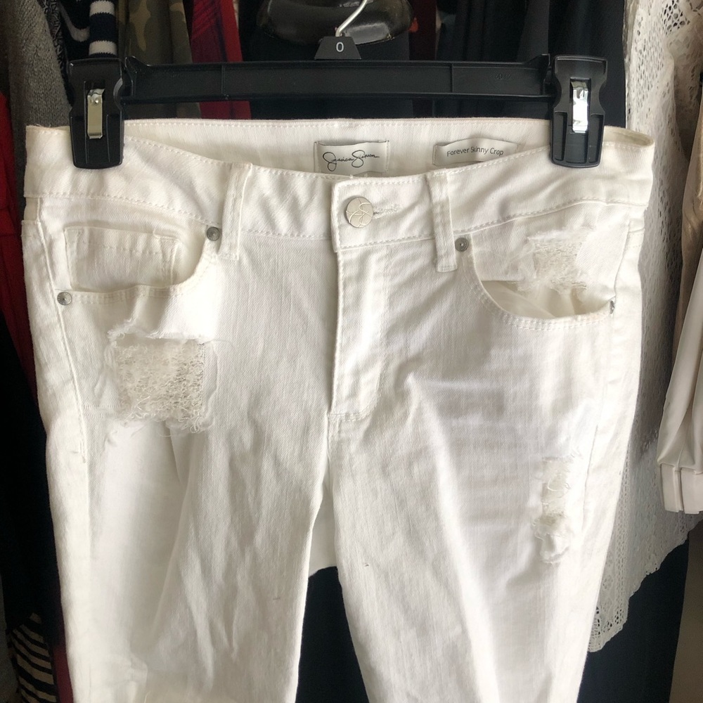 Cropped Ripped White Jeans!